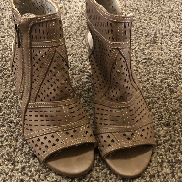 Open Toe Ankle Wedge Bootie Rue 21 Size 7/8 - Picture 2 of 5